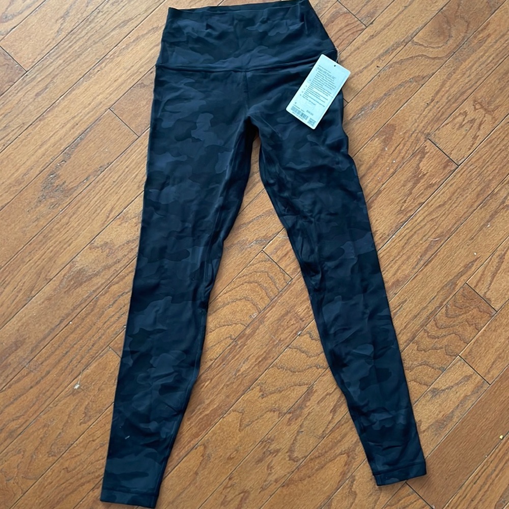 NWT! Camo lululemon leggings size 6